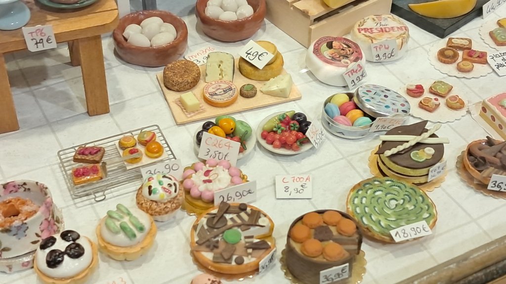 craft of miniature pastries